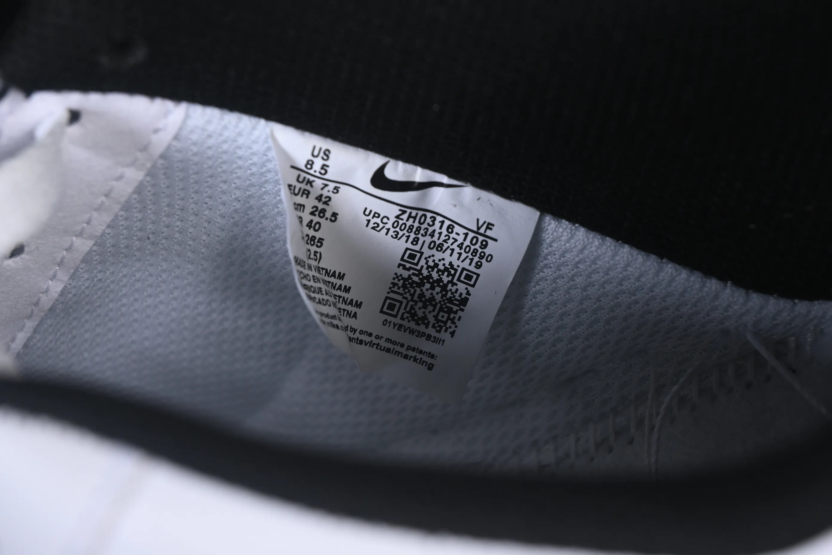 All categories Nk Air Force 1 Air Force series Nk Air Force 1 Low Air Force low-top Nike Air Force 1'07 Low black and silver small hook Air Force 1 low-top casual sneakers ZH0316-109